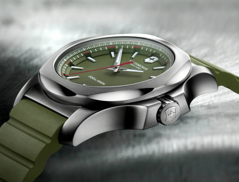 швейцарские часы Victorinox 241683-1 I.N.O.X. имидж.